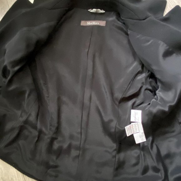 Max Mara Cropped Black Jacket | Pianoforte Collezone | Business Casual - Picture 9 of 10